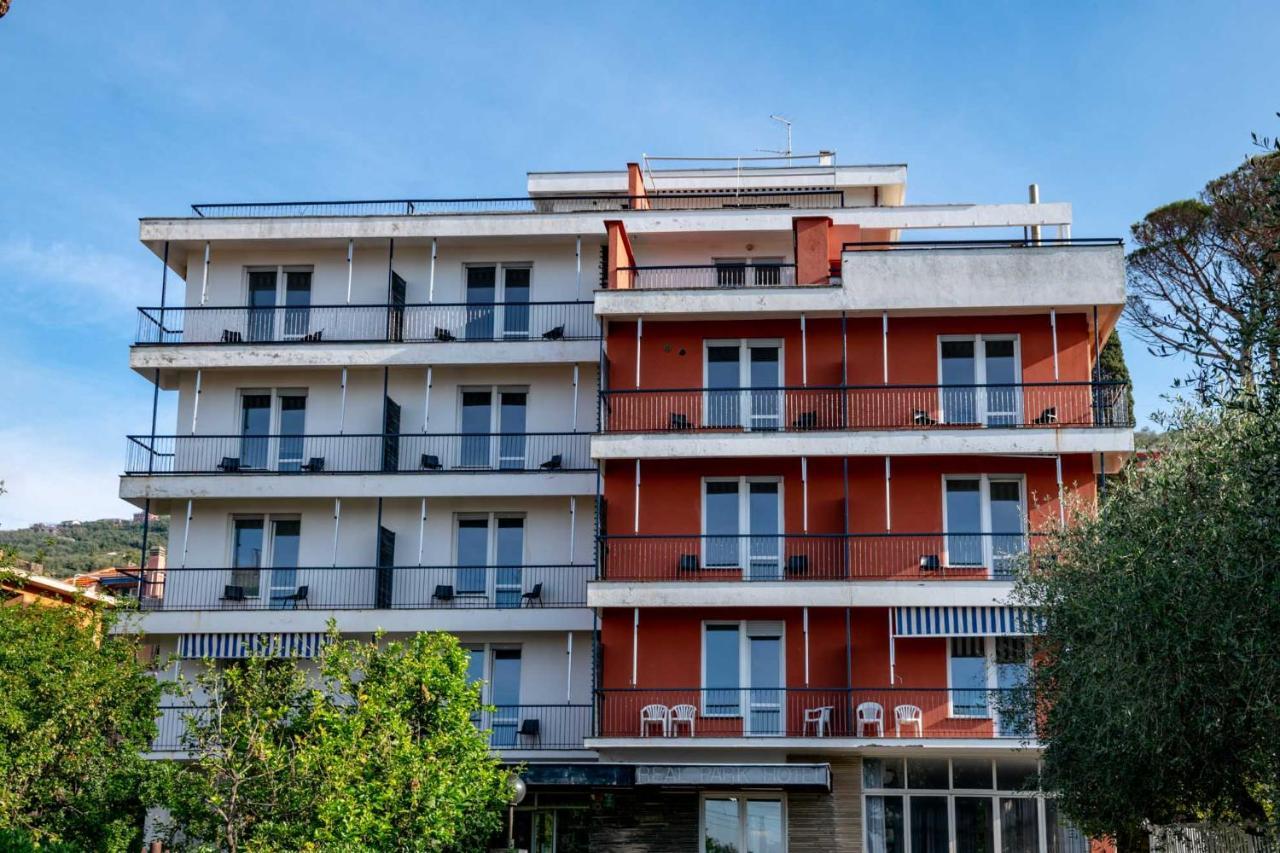 Real Park Hotel Cavi di Lavagna Esterno foto