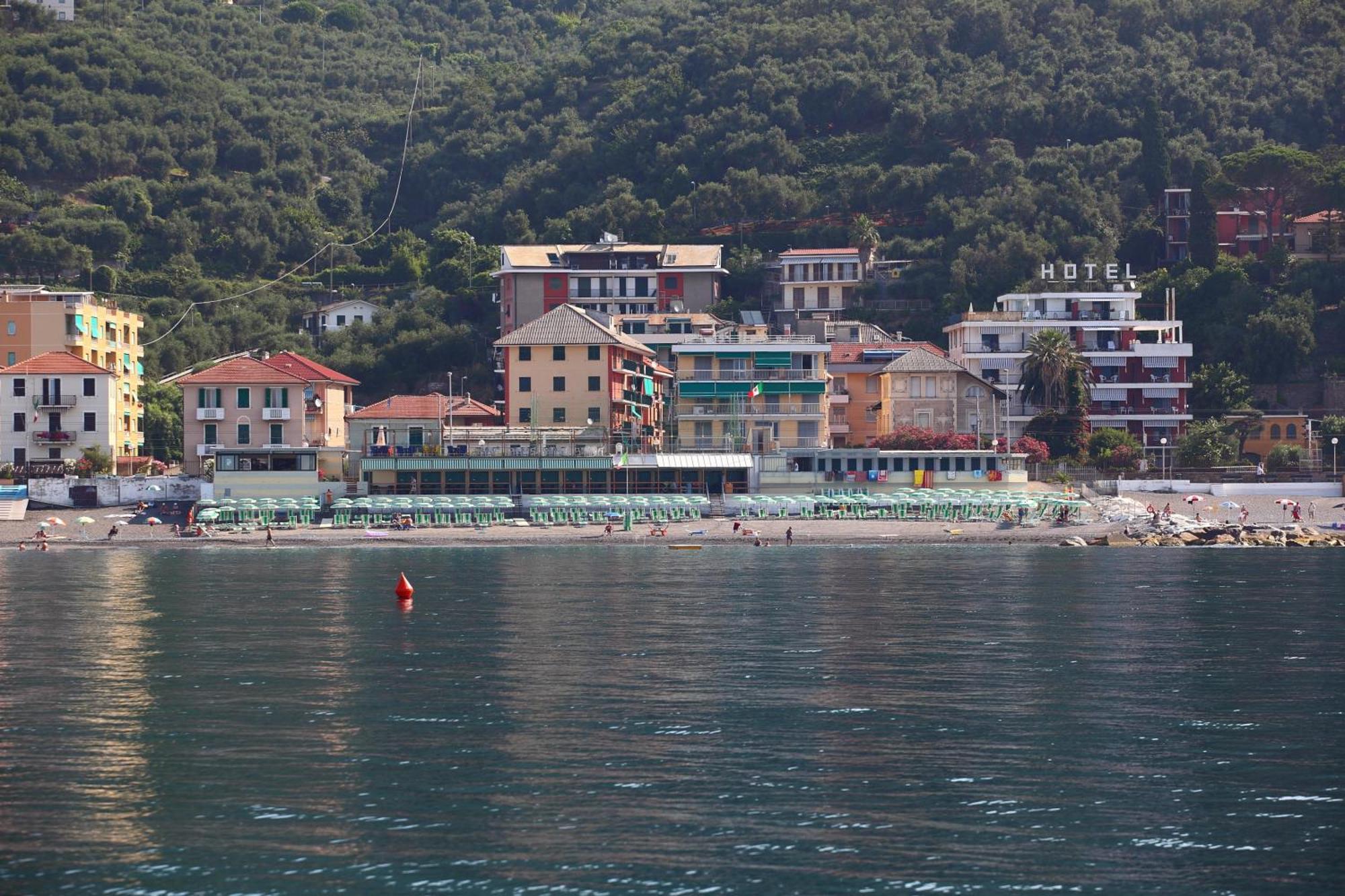 Real Park Hotel Cavi di Lavagna Esterno foto